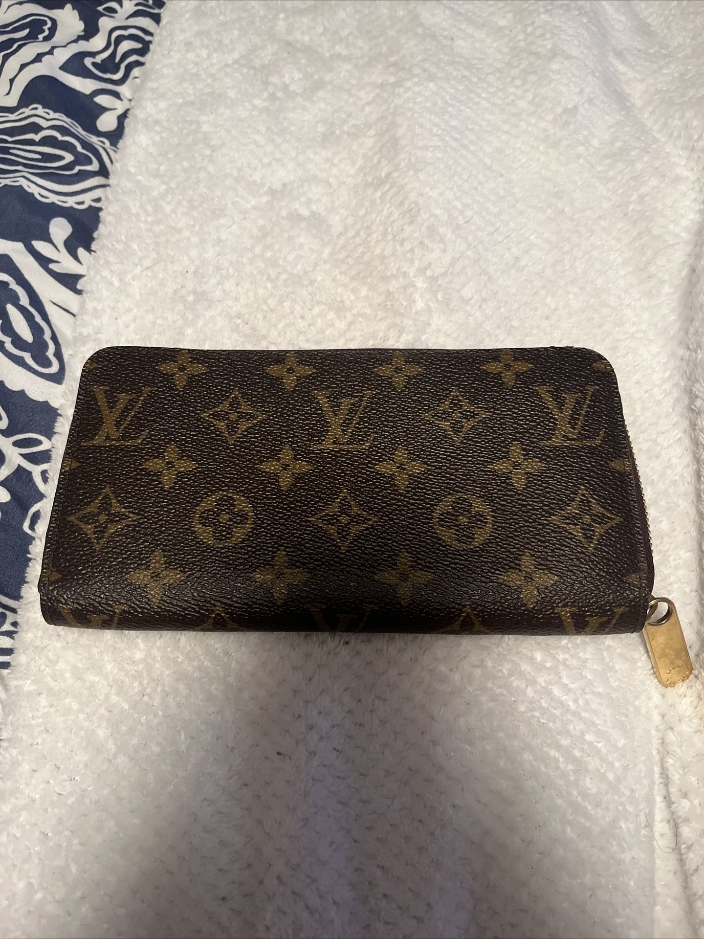 LOUIS VUITTON Monogram Canvas Zippy Wallet - Brown