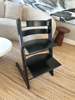 Trip Trapp Stokke high chair in black 🖤
