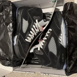 Air Jordan 5 “Black Metallic Reimagined”