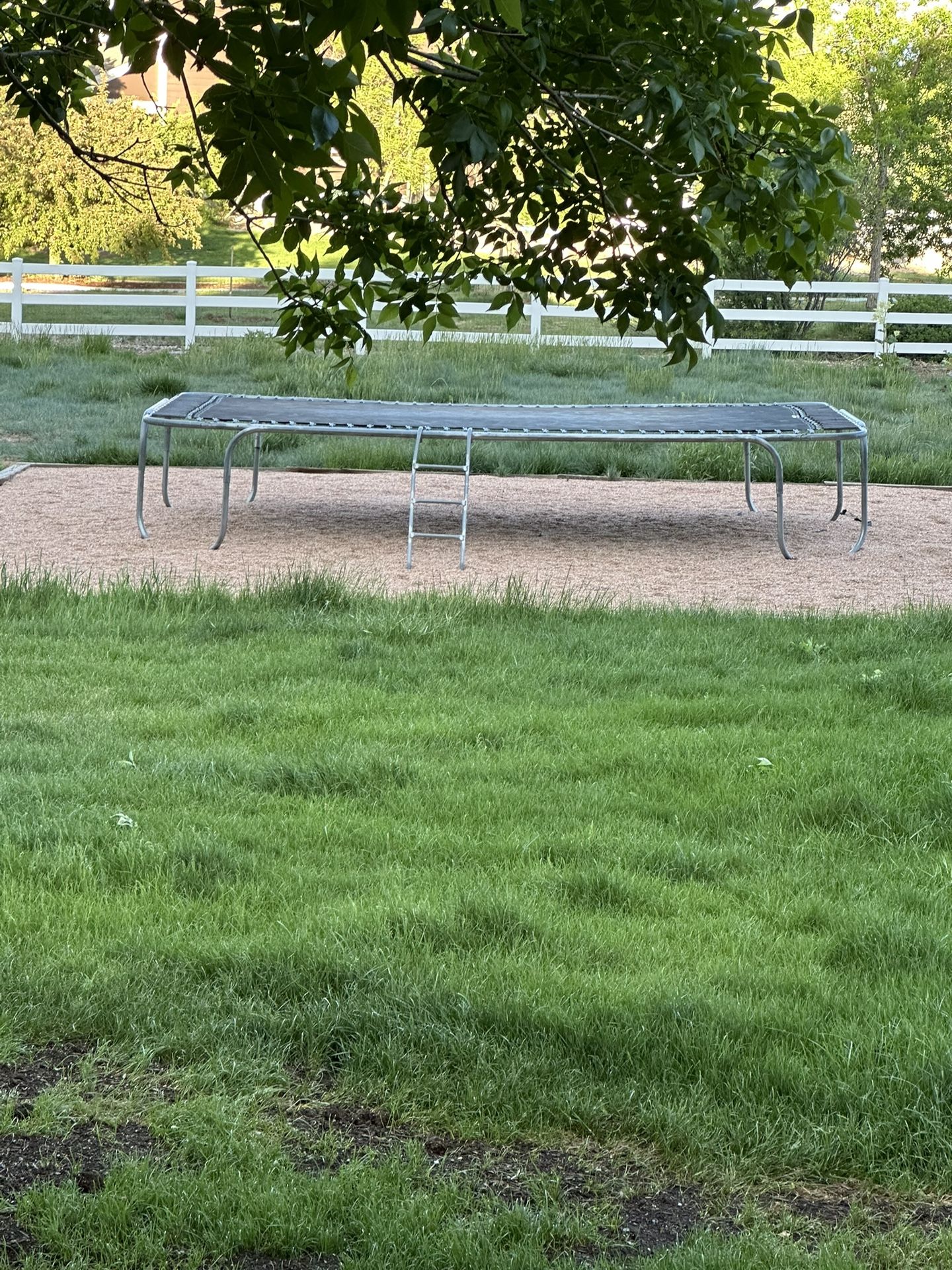 15 Ft Trampoline