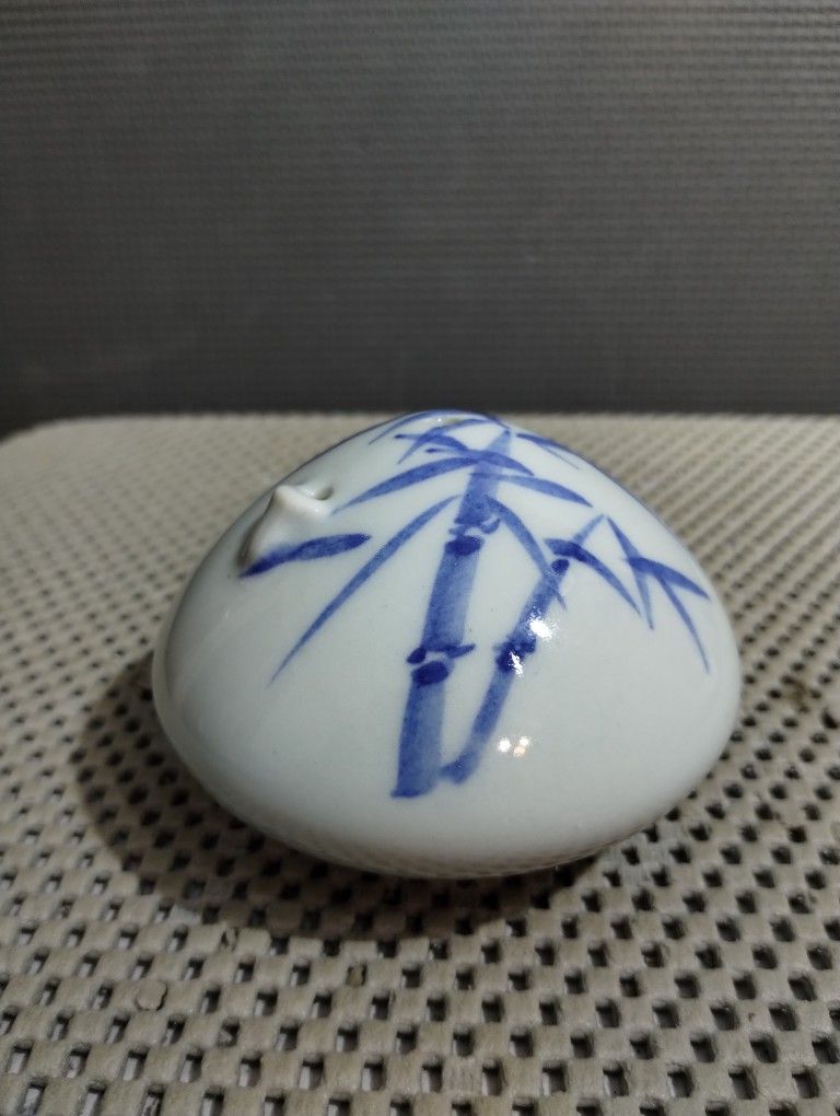 Antique Japanese Porcelain Calligraphy Suiteki Water Dropper