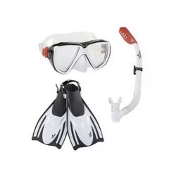  Adult medium size dive kit(Shoe size 4.5 -8.5