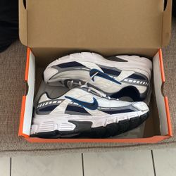 Nike Initiator Size 12