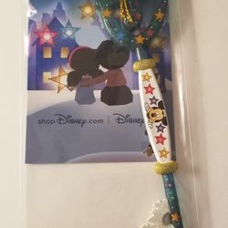 Disney collectible key holiday Mickey
