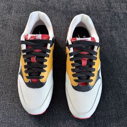 Nike Air Max1 size 8 1/2 men 10 women
