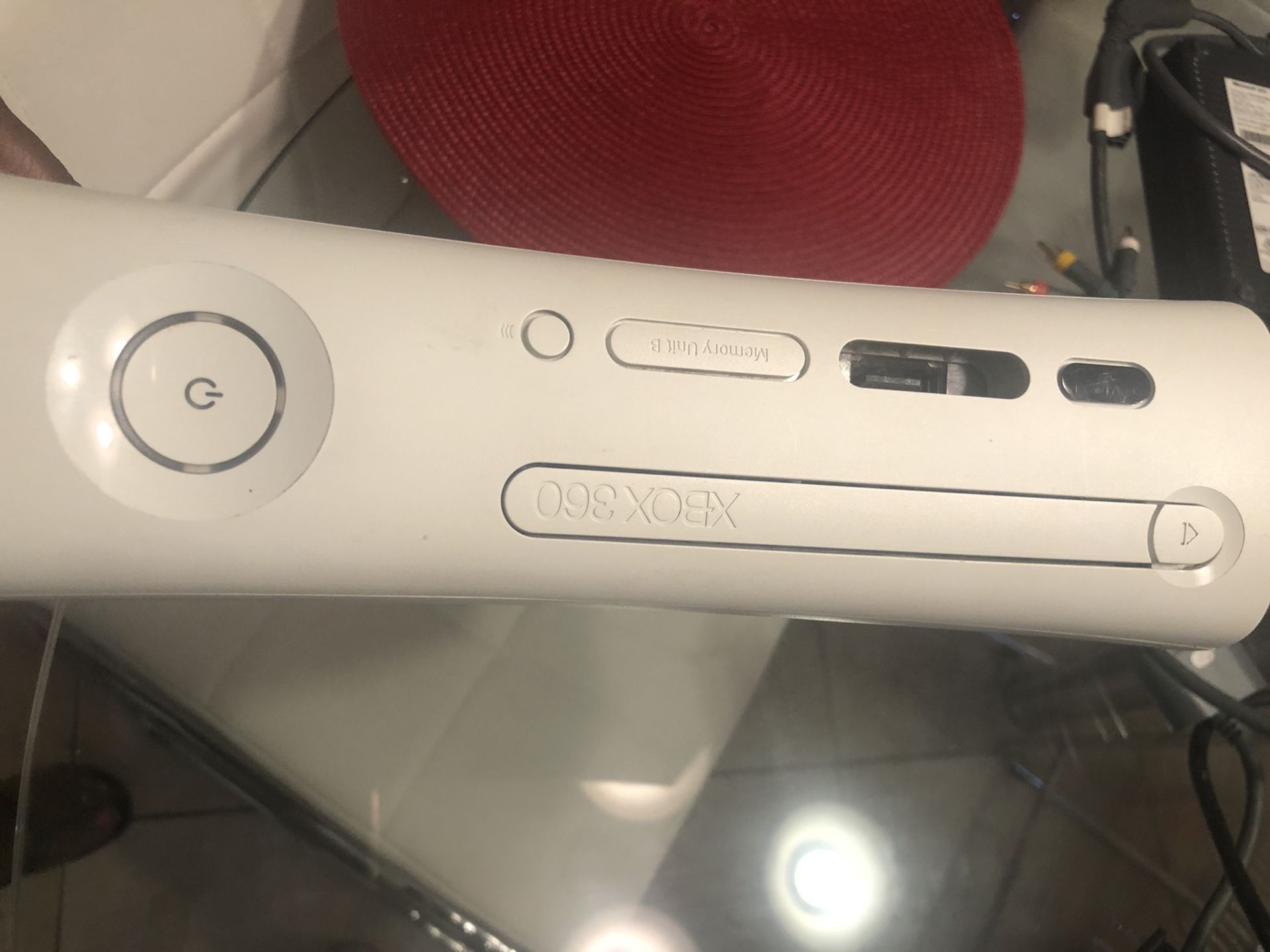 Xbox 360 White Console with Controller