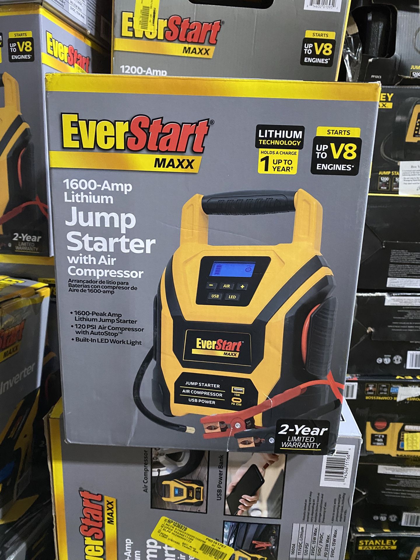 EverStart Maxx J5CPDE 1200 Peak Amps Jump Starter, Power Station, 500W Inverter, 120 PSI Compressor