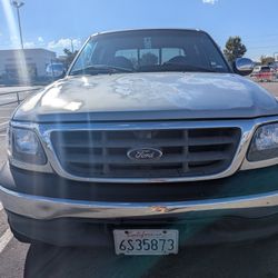 2001 Ford E-150