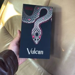 French Avenue Vulcan Feu Black Friday Edition