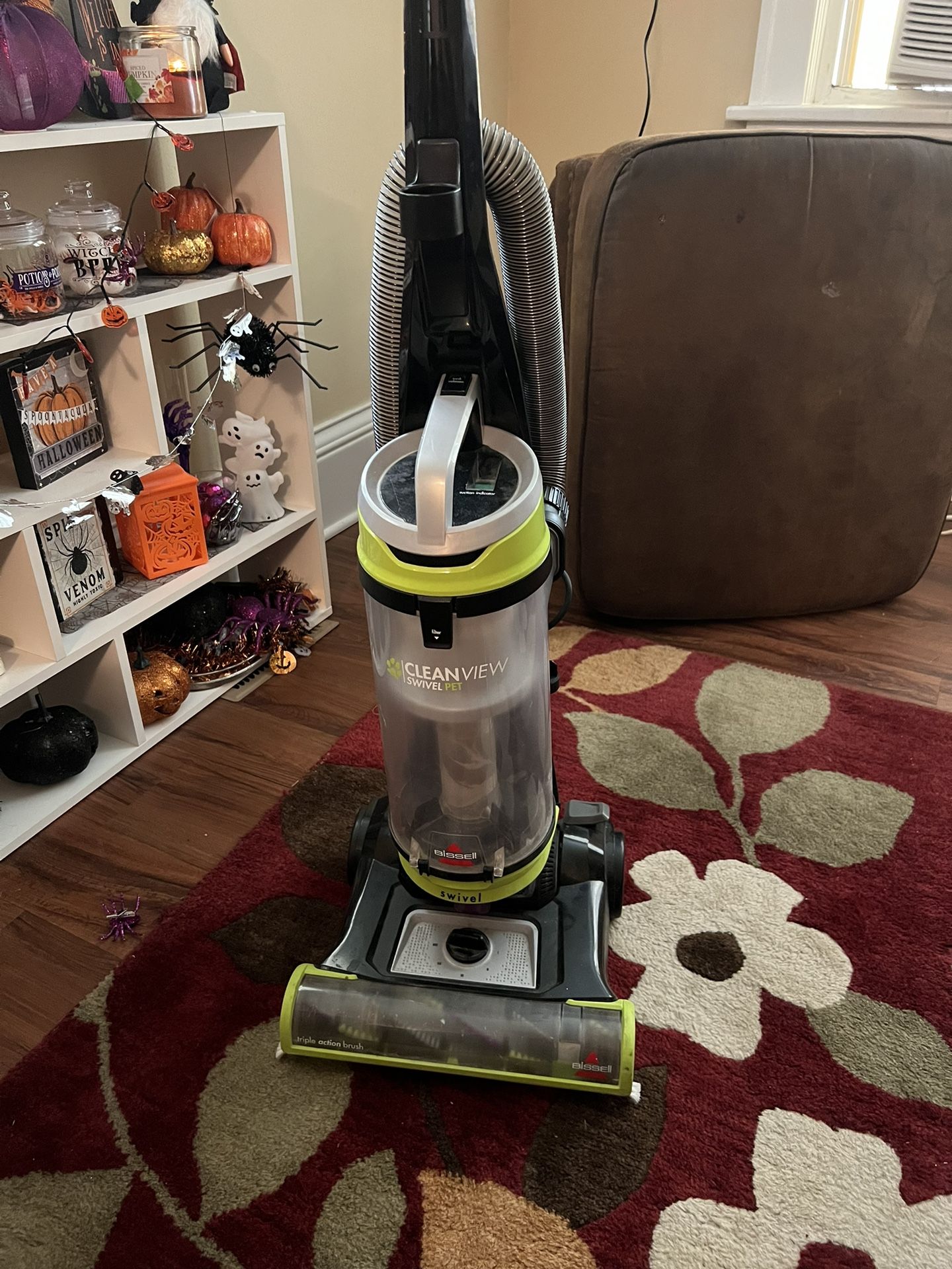 Bissell Vacuum. Clean View