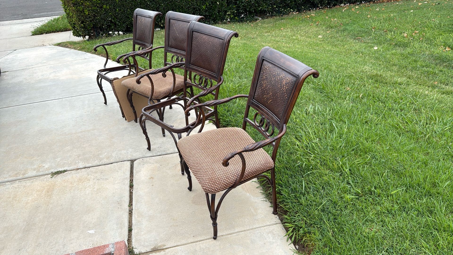 4 Metal Dining Room Chairs ready to be refurbished