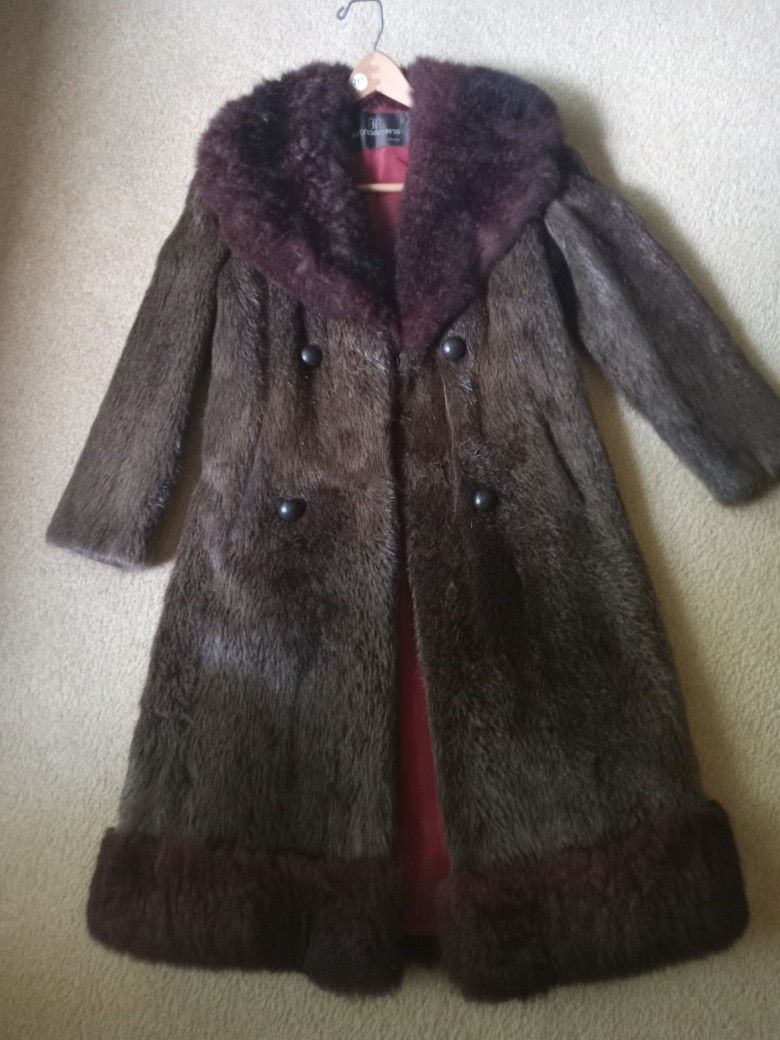 Nutria Fur with Opossom Neckline and Border