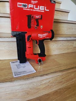 Milwaukee M18 FUEL 18-Volt Lithium-Ion Brushless Cordless Gen II 18-Gauge Brad Nailer (Tool-Only)