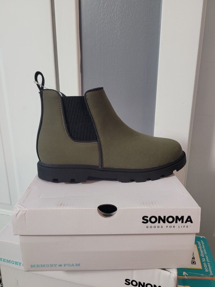 NEW SONOMA GIRLS BOOTS SIZE 5