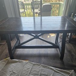 Dinning Room Table And Chairs