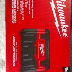 Milwaukee Wet/dry Vacuum 2 Gallon M18 