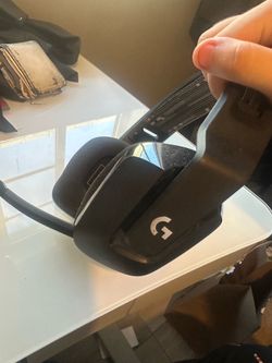 Logitech G733