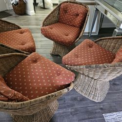 Wicker Rattan Dining Table/4 Chairs