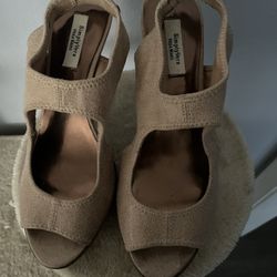 Size 8  Simply Vera Vera wang shoes