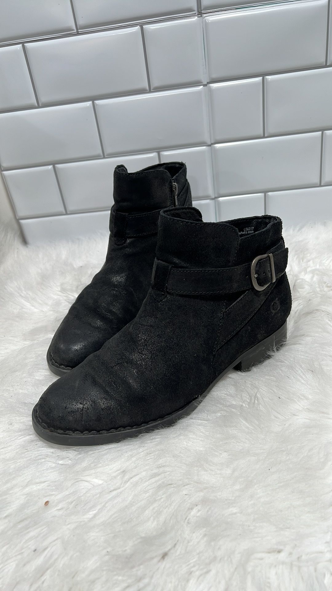 Born Womens Morocco black Leather Buckle Strap Bootie Black Zip Up Boot size 9 M