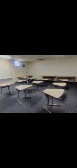 Commercial Student Classroom Desks – Individual Training Desks