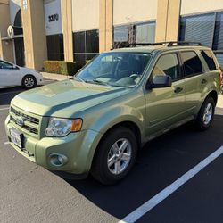🚙 2009 Ford Escape Hybrid – Clean Title | Sunroof | Runs Great!