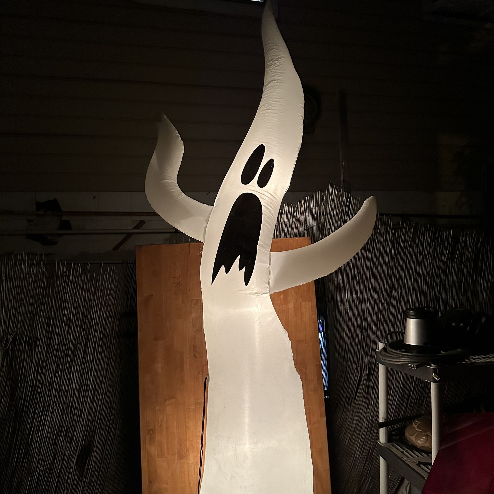 Airblown Inflatable 9 Feet tall Skinny Ghost Halloween 2010 Gemmy