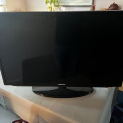 Samsung 32" Smart TV