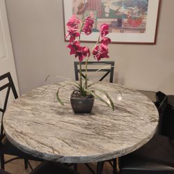 Fake Flowers / Fake Plant