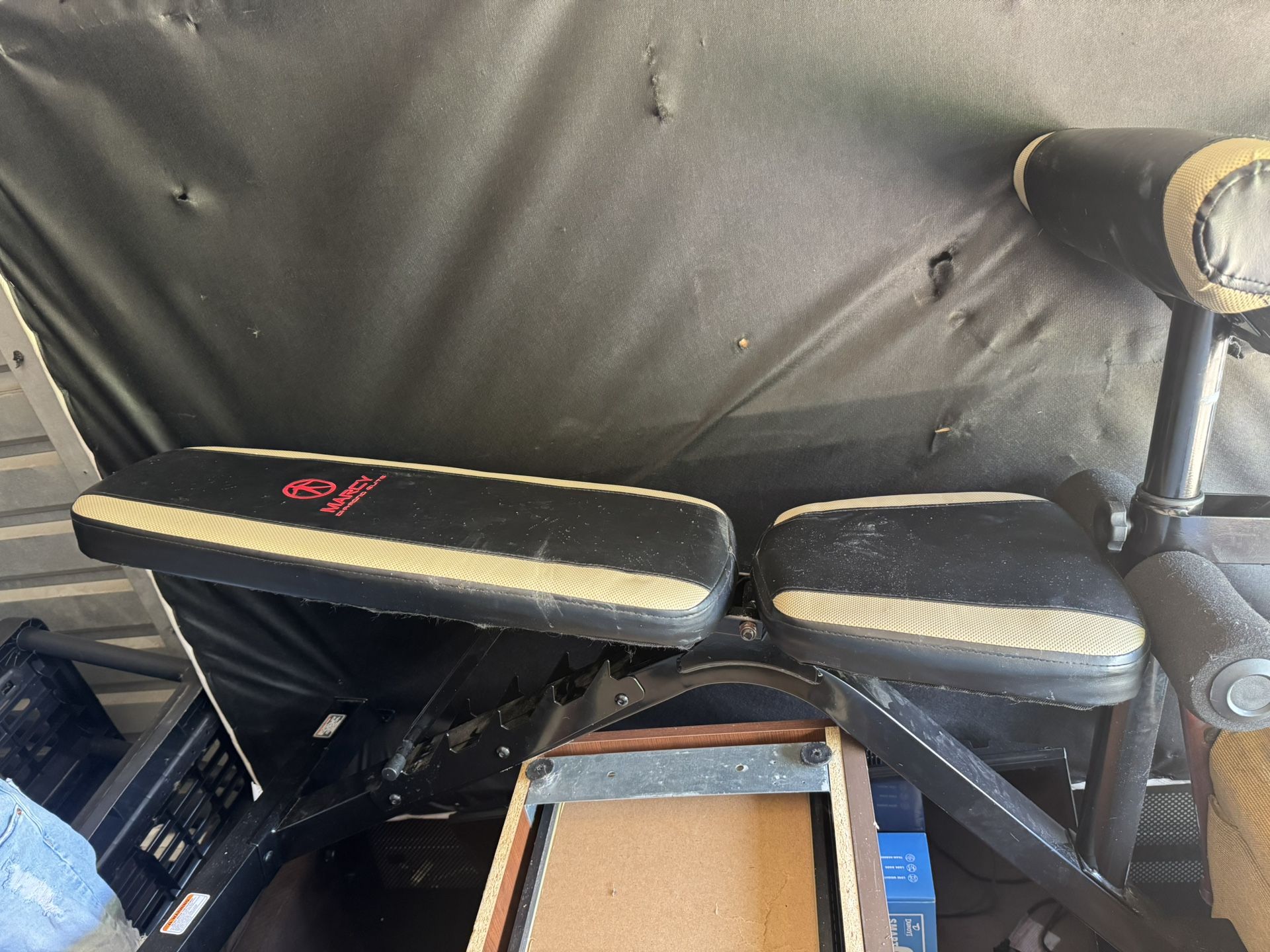 weight bench