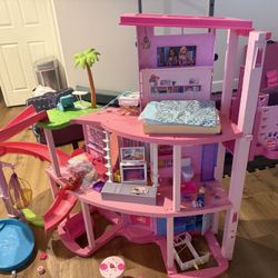 Barbie Dream house 