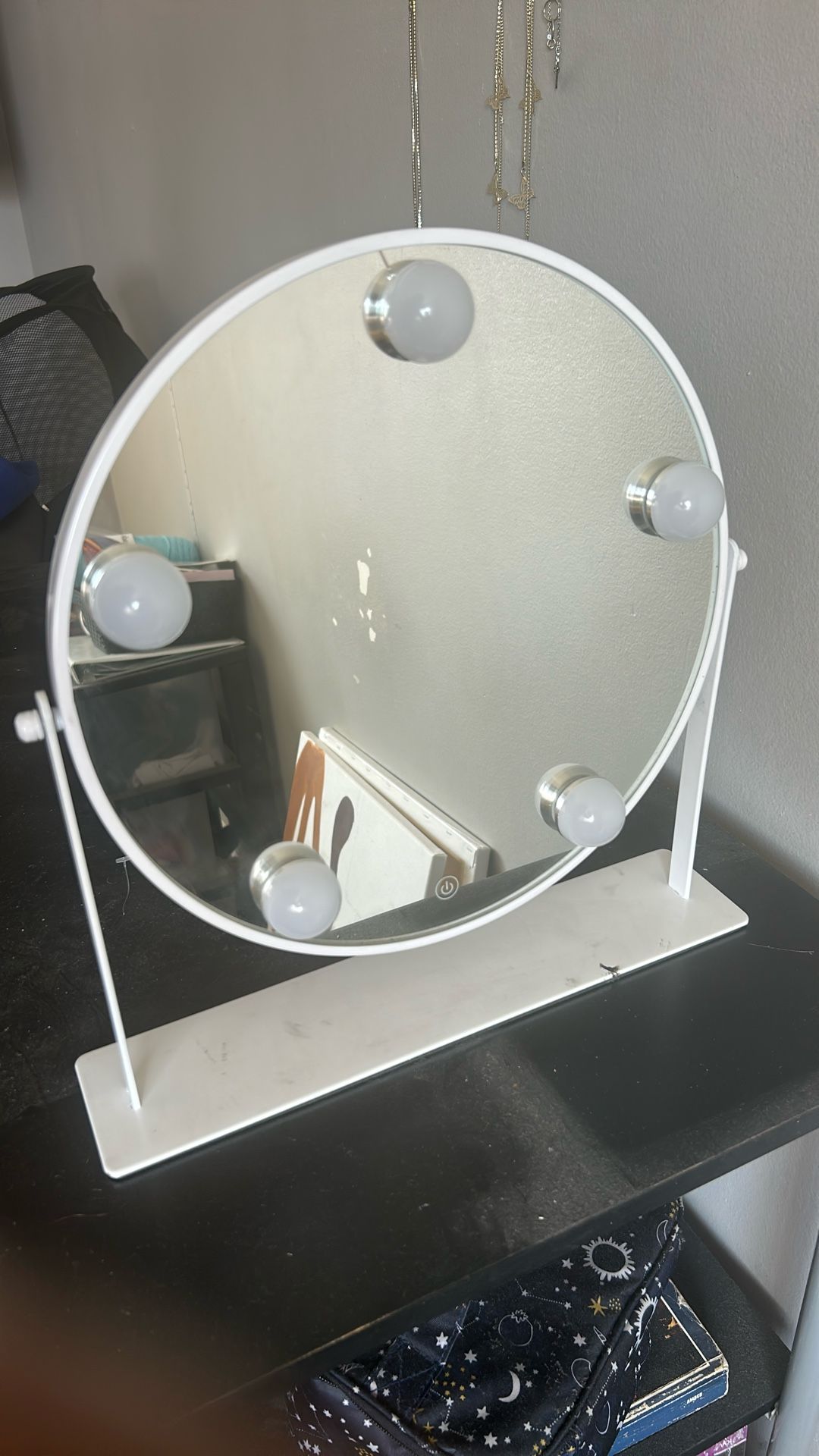 Light Up Beauty Mirror
