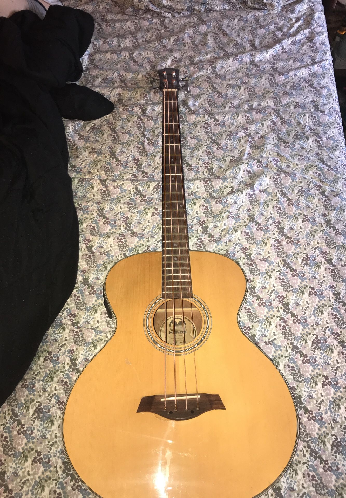 Hondo Bass Guitar 🎸