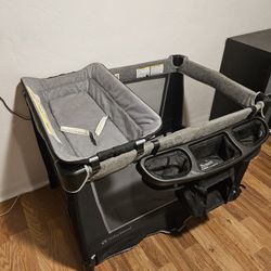Baby Trend Pack n play with mattress 