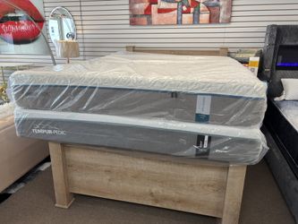 KING SIZE TEMPURPEDIC ON LIQUIDATION $699