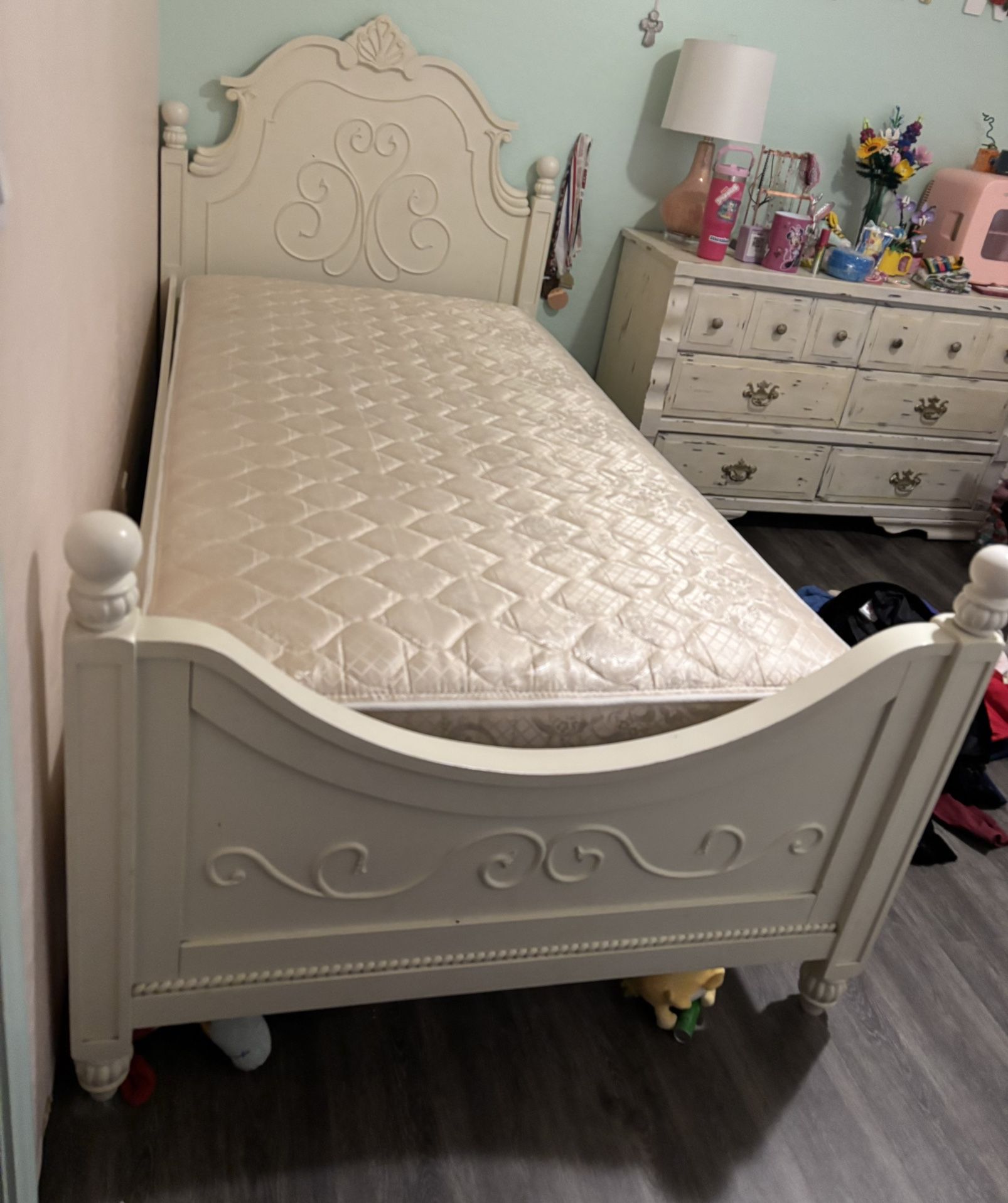 Twin Bed