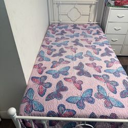 White Twin Size Bed