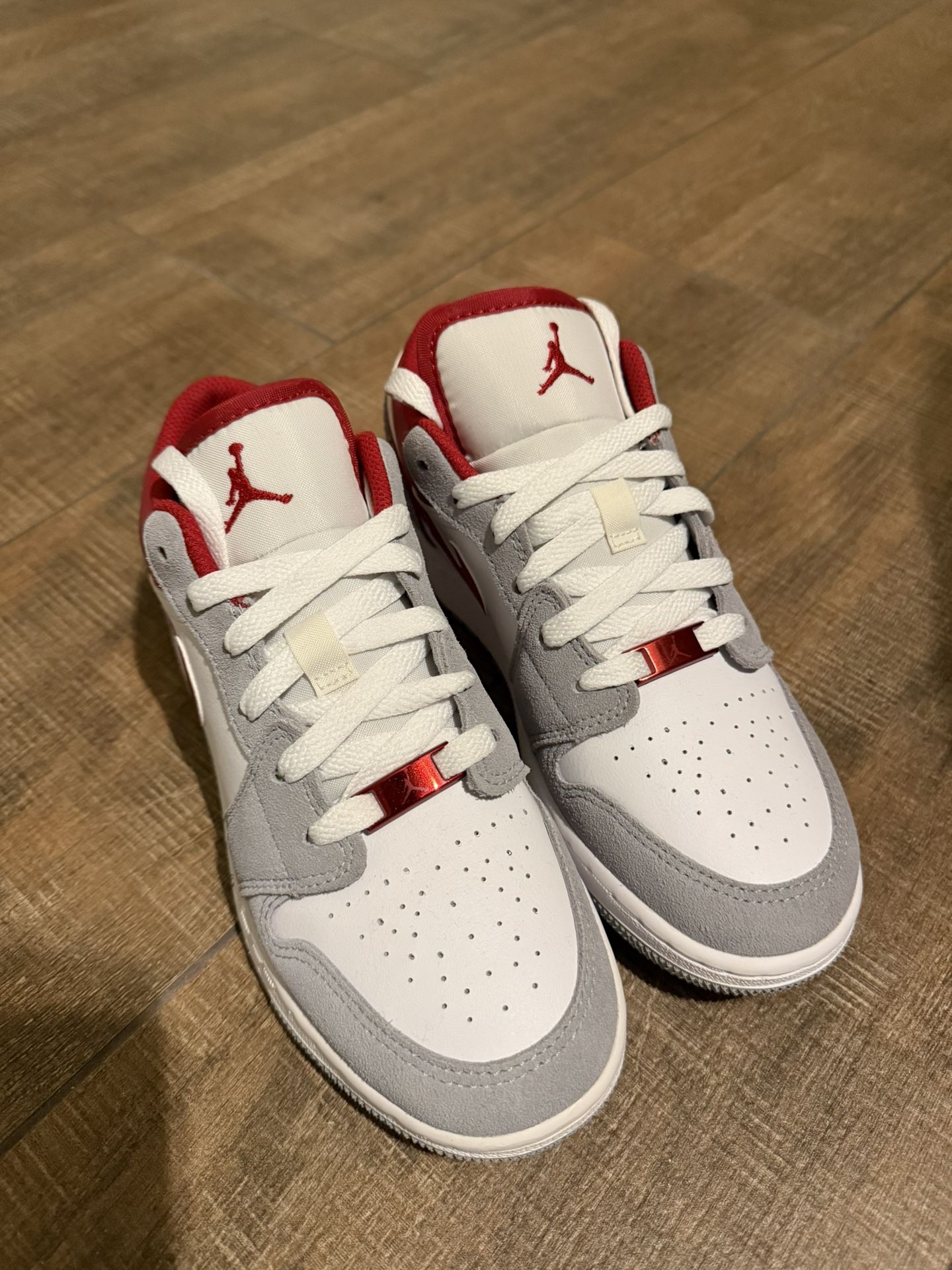 Air Jordan 1 Low Light Smoke Grey Gym Red