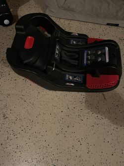 Britax infant car seat base compatible with all Britax infant car seats