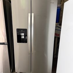 Refrigerator whirlpool