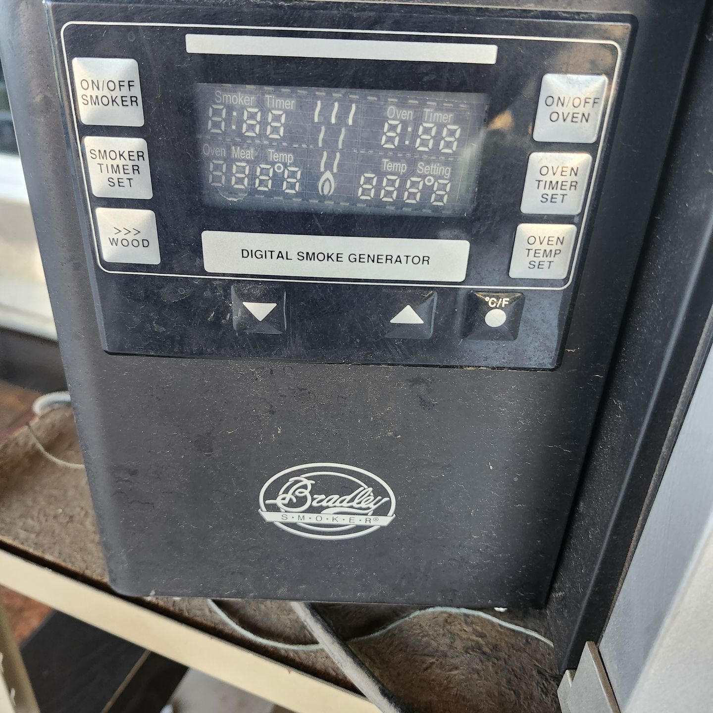 Electric smoker