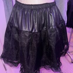 Black Costume Skirt (SIZE L)