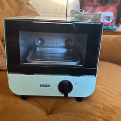 DASH mini Toaster Oven for Sale in Monterey, CA - OfferUp
