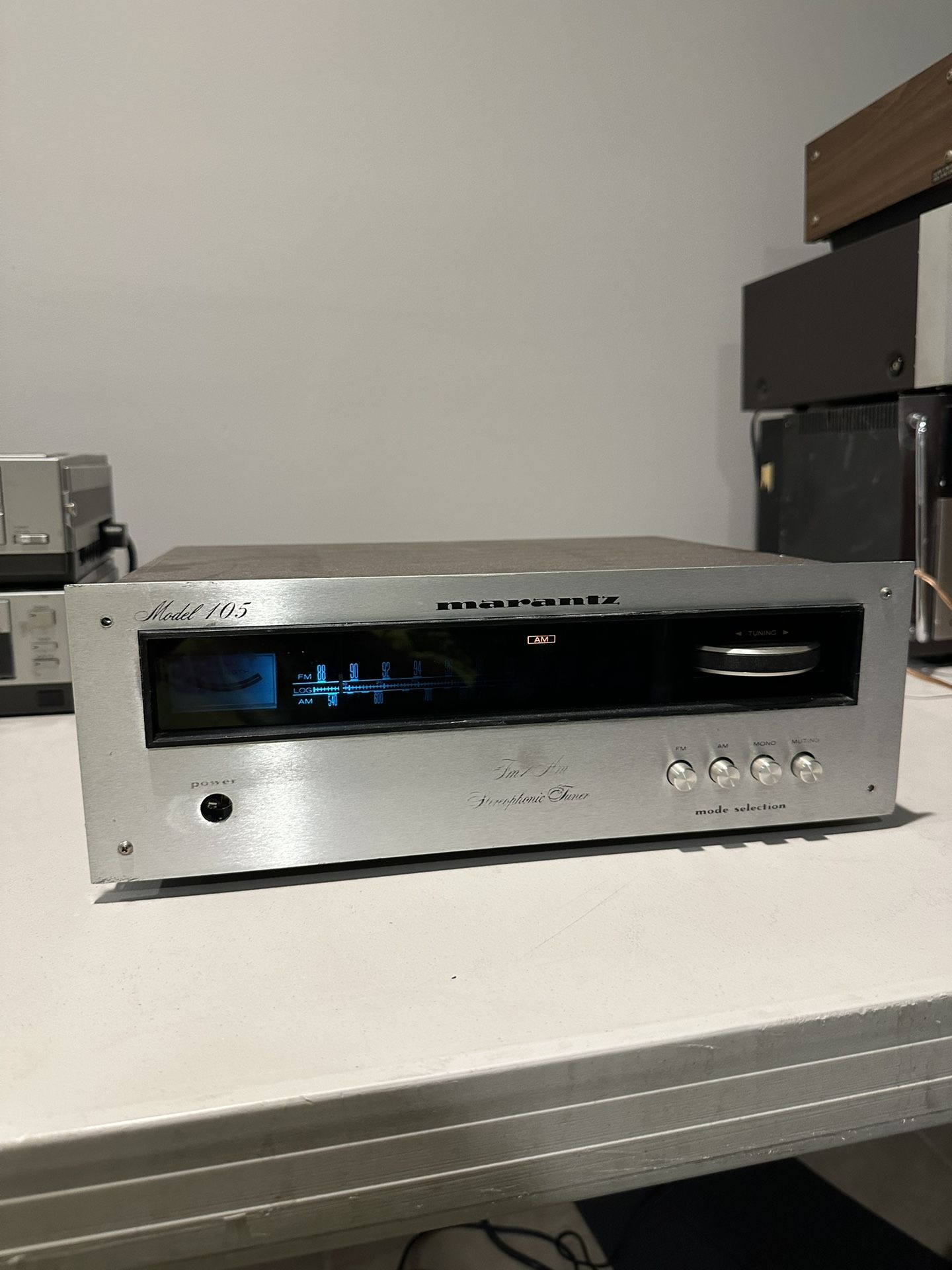 Marantz Model 105 Stereophonic Tuner/ Receiver