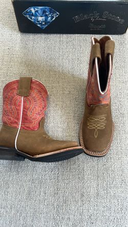 Boots black stone size 10 1/2 kids