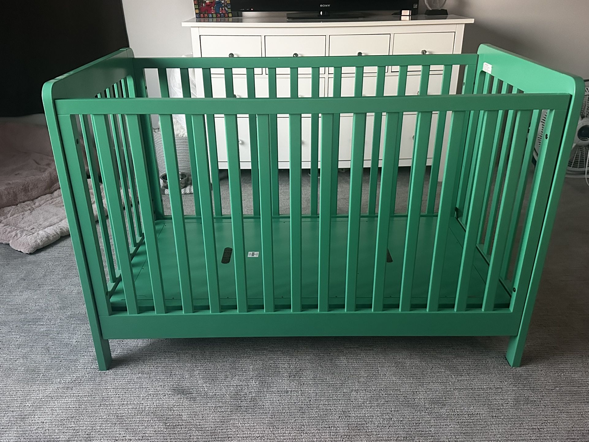 Land of The Nod /Crate & Barrel Baby crib 