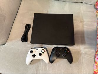 Xbox One X + Thrustmaster TMX racing wheel