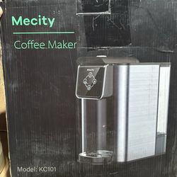 K- cup coffee maker w/ filter pods