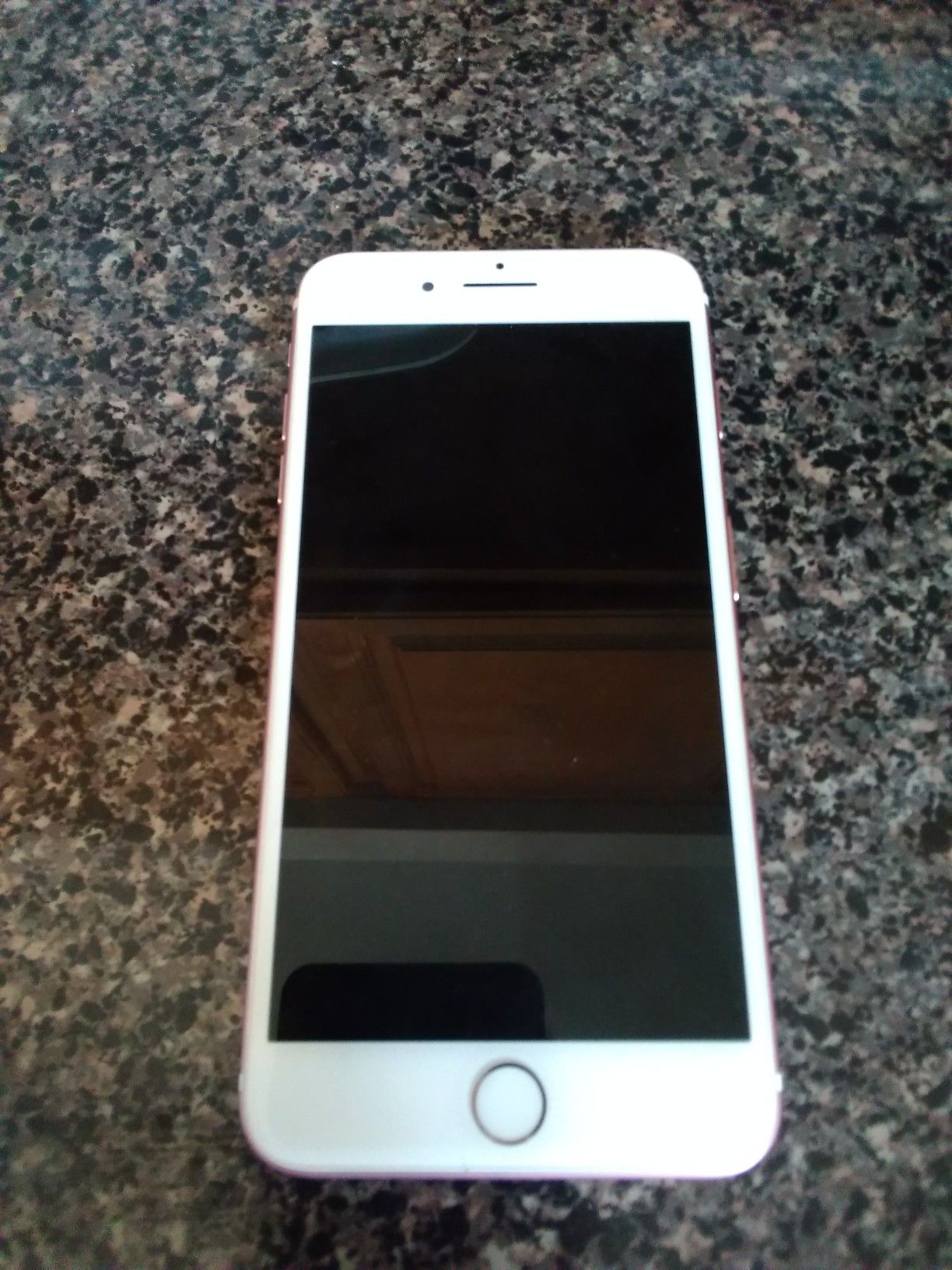 iPhone 7 plus Rose Gold 128gbs (Locked)