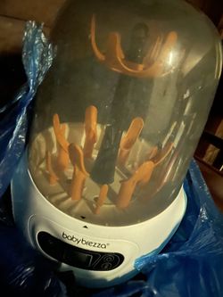 Baby Brezza Baby Bottle Sterilizer and Dryer machine